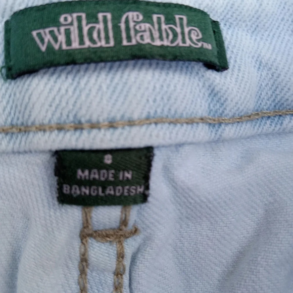 4/$15 Ultra Light Wash Highest Rise Mom Jean Wild Fable Distressed Size 8 - Picture 4 of 8